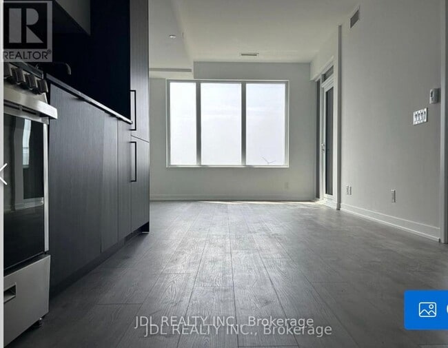 Photo du bâtiment - 285 Dufferin St