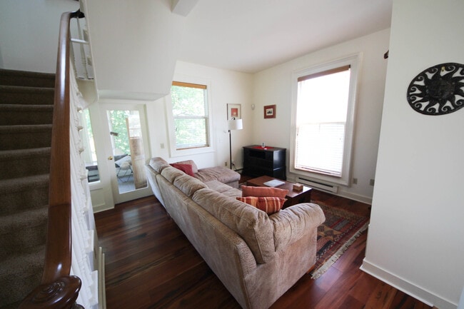 Building Photo - 644 Quinnipiac Ave