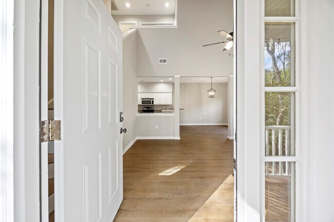 Building Photo - 40 Brittany Pl