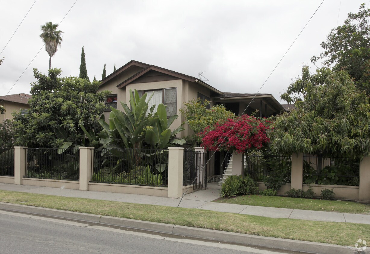 Foto principal - 331 N East St