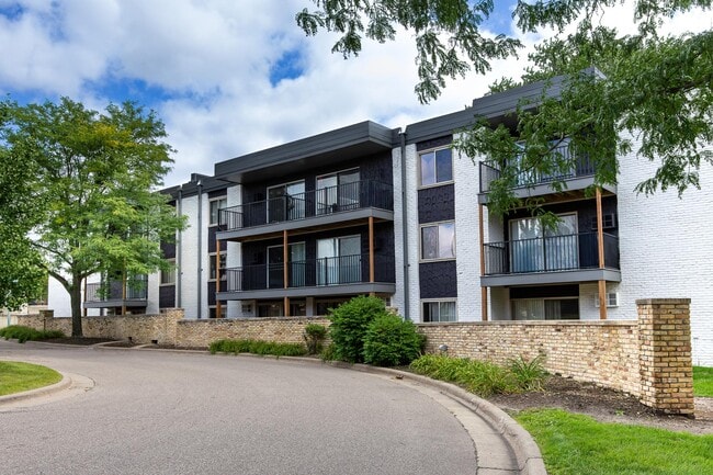 Building Photo - Fountainhead