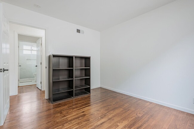 Building Photo - 312 Northaven Dr