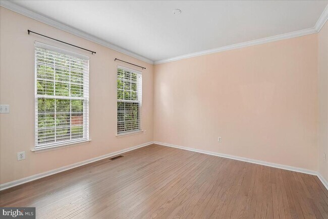 Foto del edificio - 905 Royal Elm Ct