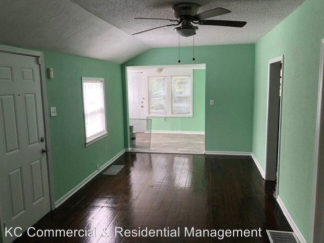 Foto del edificio - 2 br, 1 bath House - 2920 NE 39th St