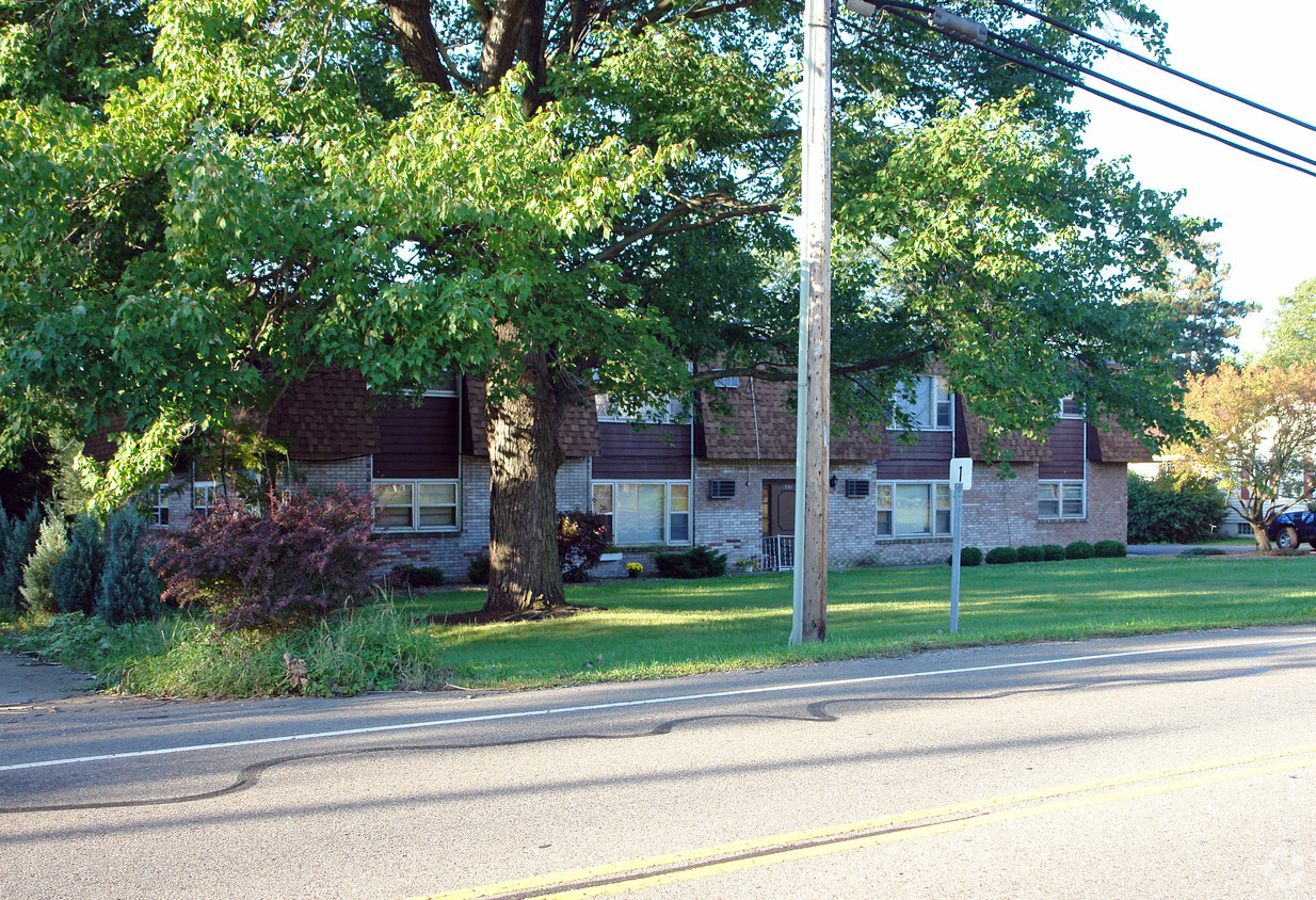 Foto del edificio - 751 Churchill Hubbard Rd
