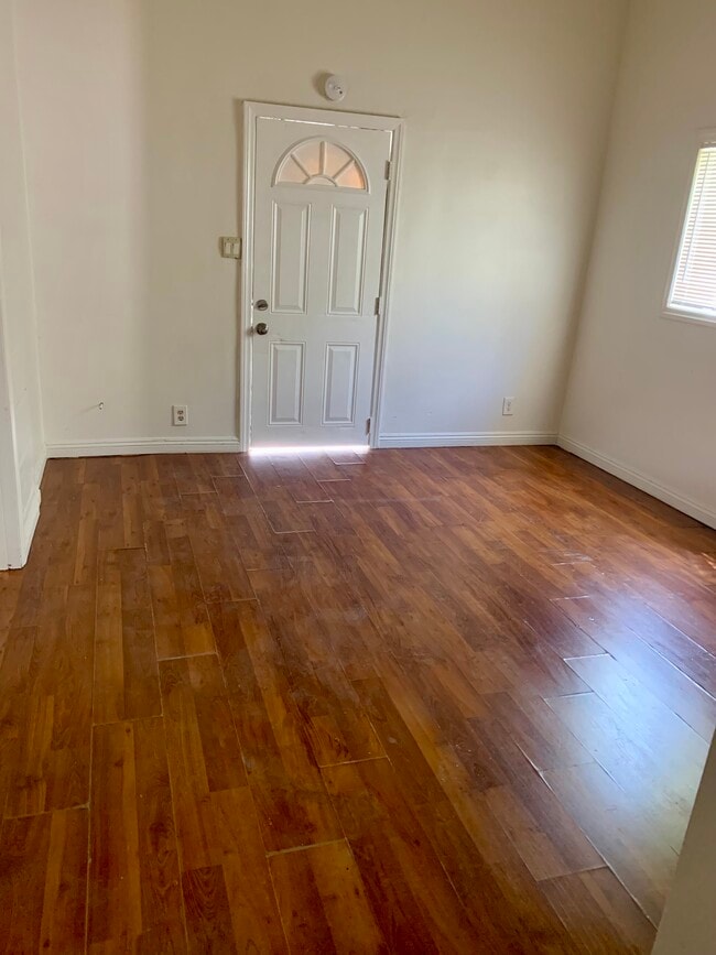 Building Photo - 7049 Alabama Ave