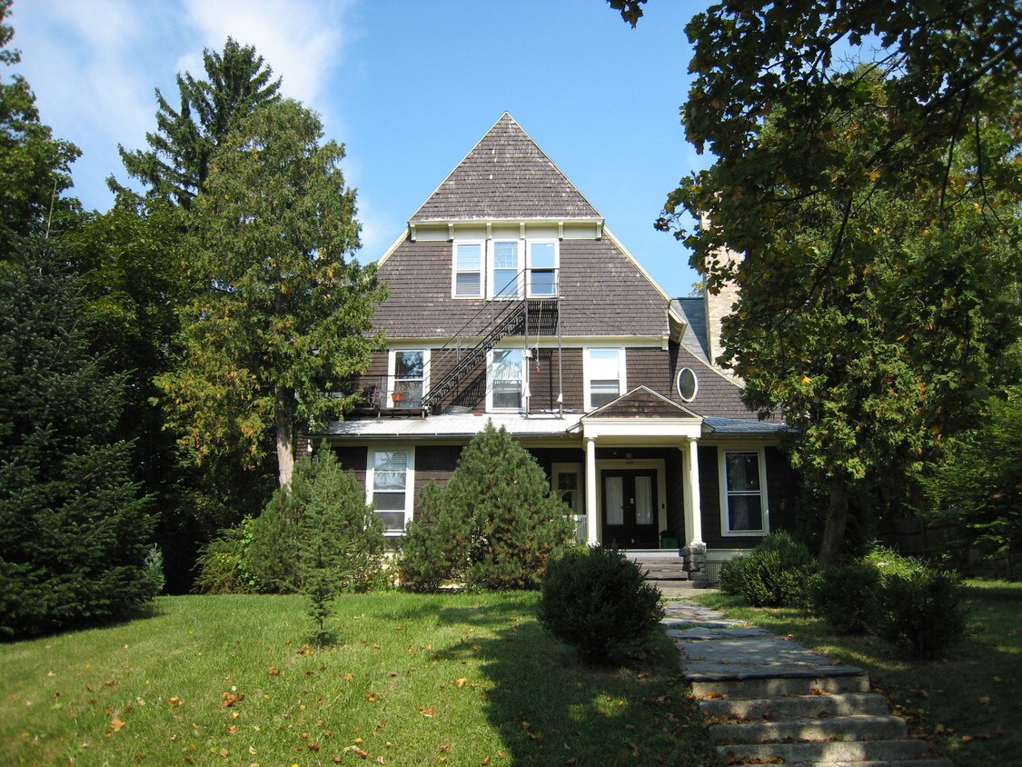 Primary Photo - 510 E Seneca St