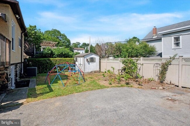 Building Photo - 121 Upland Terrace