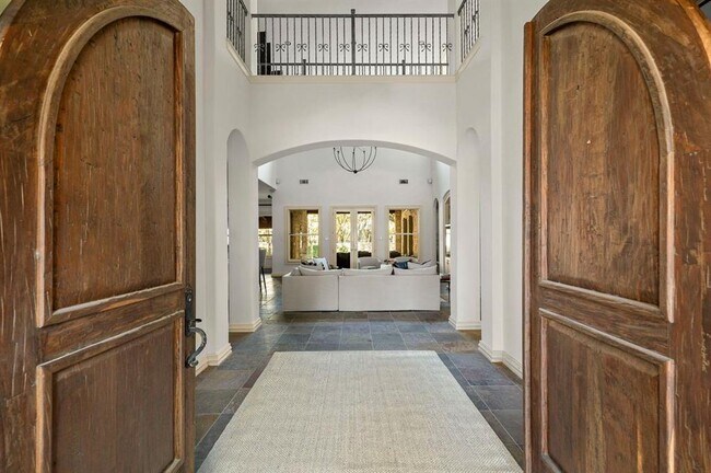 Foto del edificio - 5902 Saratoga Cove