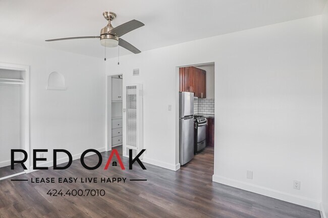 Foto del edificio - Incredible, Completely Remodeled Spacious ...