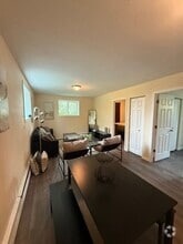 Building Photo - 1516 Buttercup St