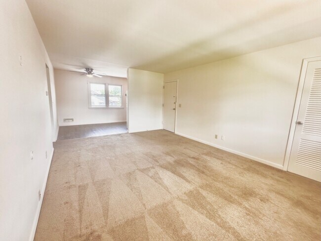 Foto del edificio - 579 Lakeside Ave