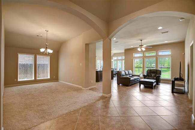 Foto del edificio - 13305 Highland Lake Ln