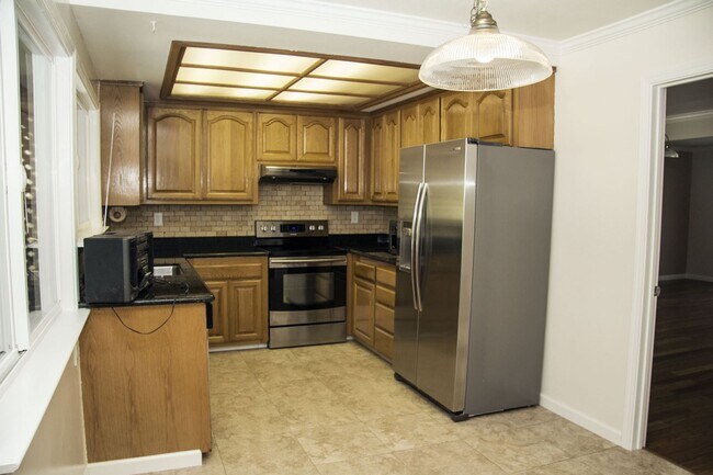 Building Photo - 4 br, 2 bath House - 161 Gable Dr