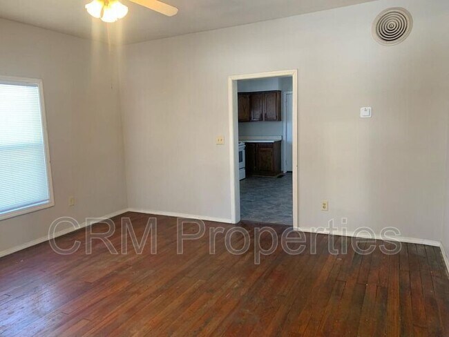 Building Photo - 722 S Buckeye St