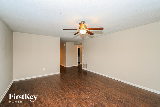 Building Photo - 6668 Windwood Cir