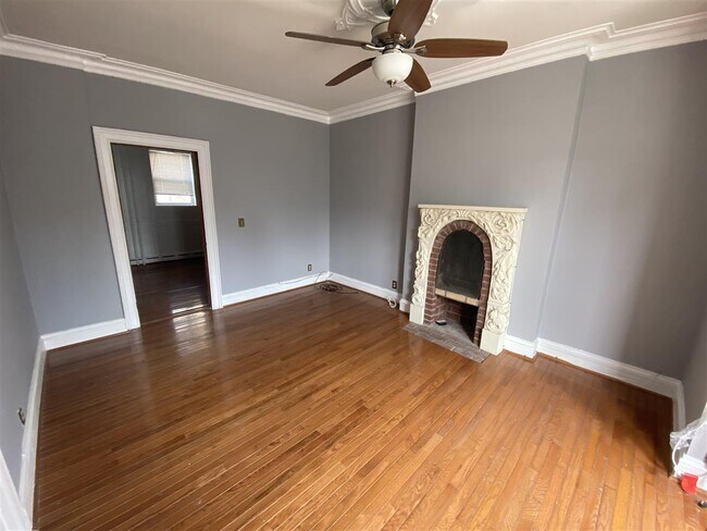 Building Photo - 54 Cottage St