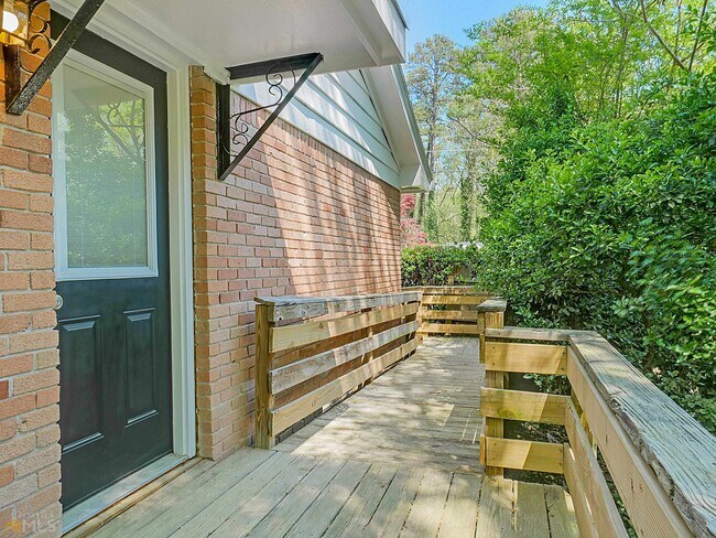 Building Photo - 474 Waterford Rd NW