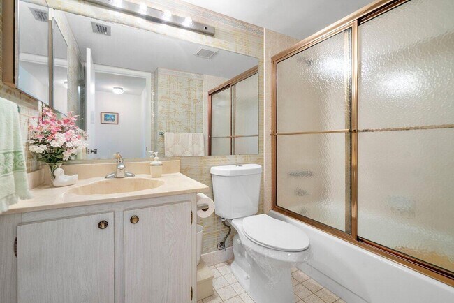 Foto del edificio - 342 Pine Ridge Cir
