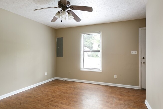 Foto del edificio - 1424 Tangora Ln