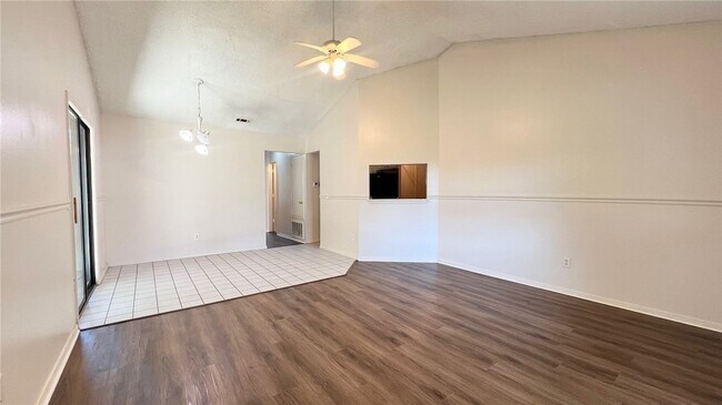 Foto del edificio - 10 Brookhaven Ct