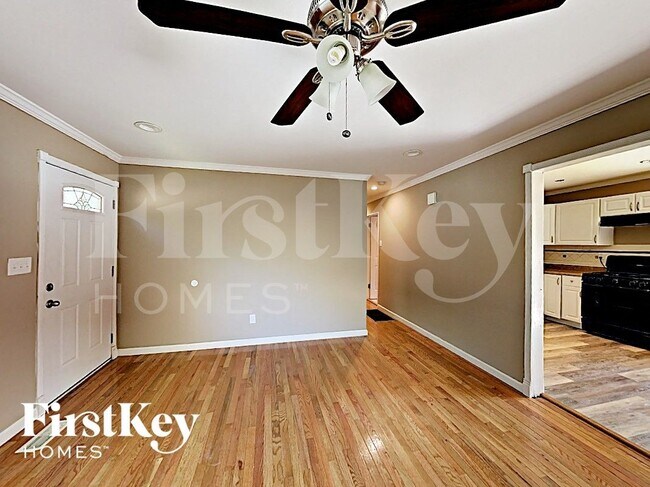 Foto del edificio - 1365 Carmona Dr