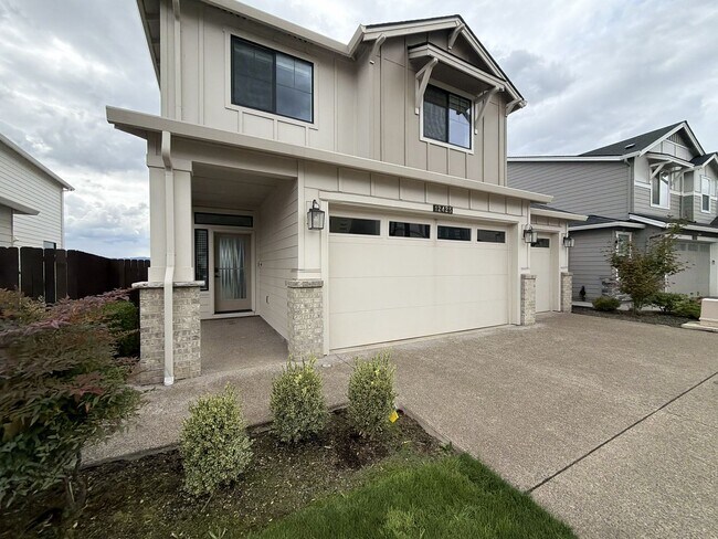 Building Photo - 12425 SW Silvertip St