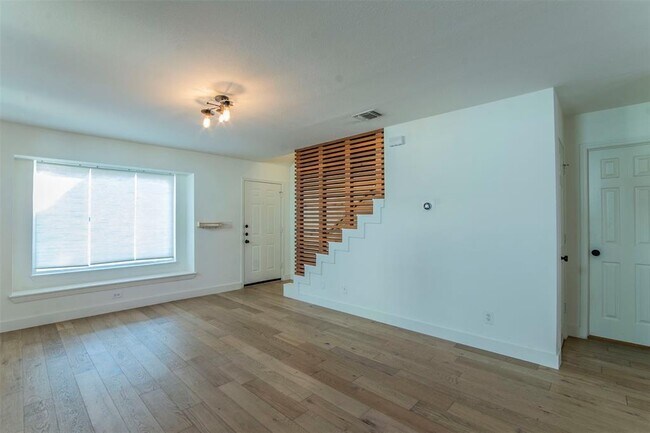 Building Photo - 1408 Cedar Ave