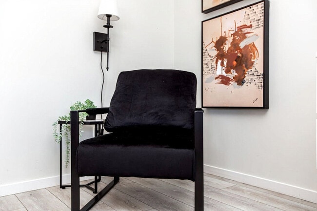 Building Photo - 20548-20100 100 Ave NW