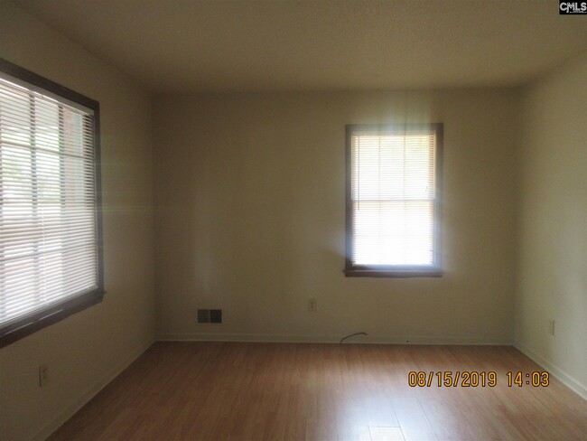 Building Photo - 928 Aaron Dr