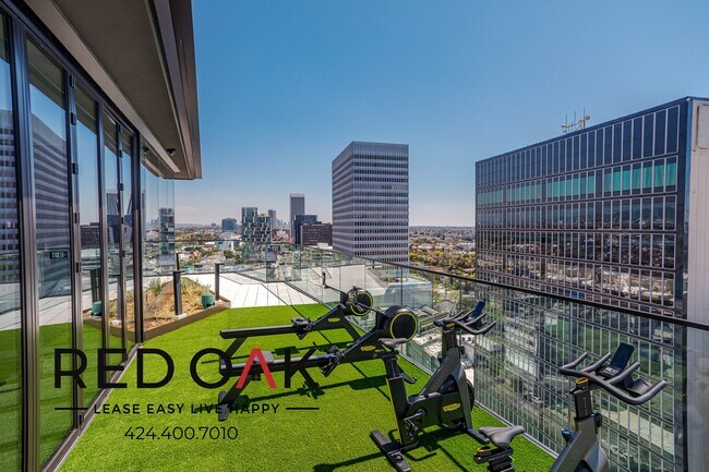 Building Photo - 6401 Wilshire Blvd