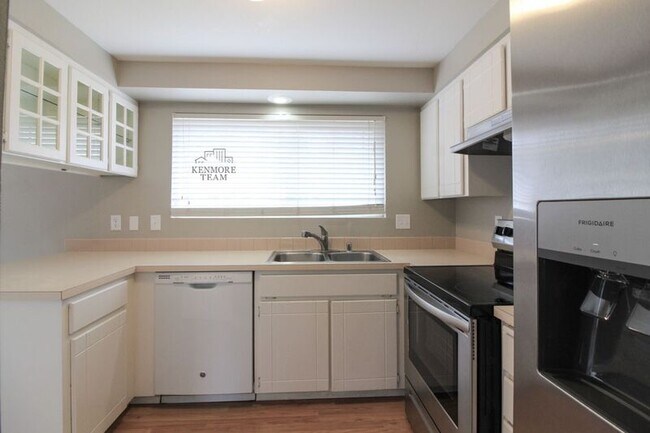 Foto del edificio - 1439 Rimrock Ave