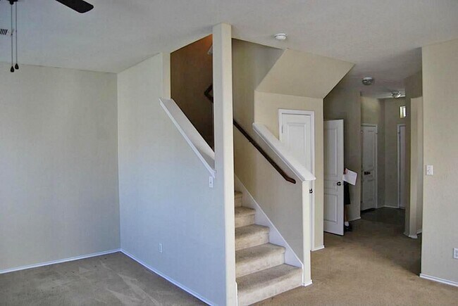 Building Photo - 16806 Mammoth Springs Dr