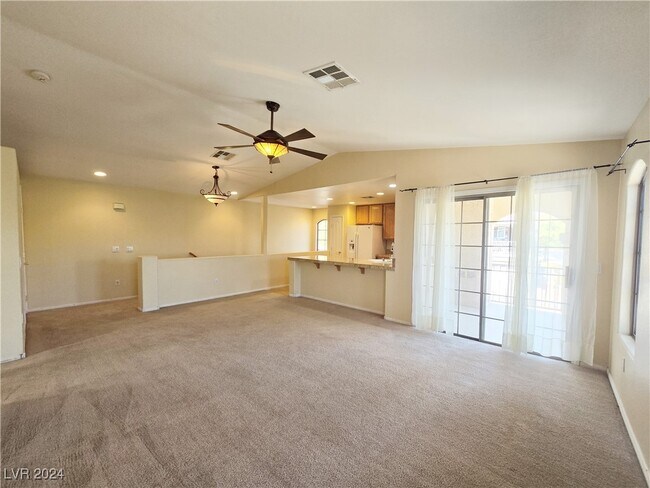 Foto del edificio - 5415 Crimson Crest Pl
