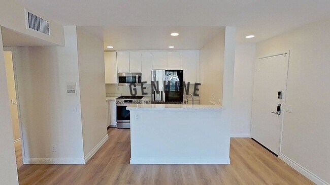 Foto del edificio - 1 Bedroom ~ Live in the Heart of South Coa...