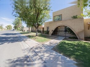 Building Photo - 2127 E Minton Dr