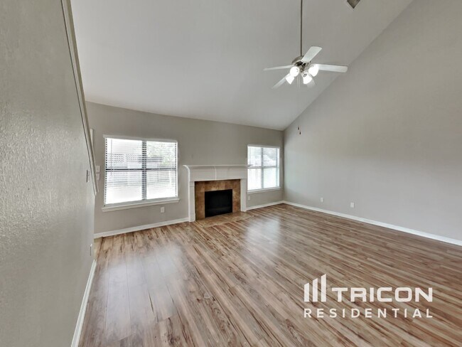 Building Photo - 963 Oak Lynn Dr