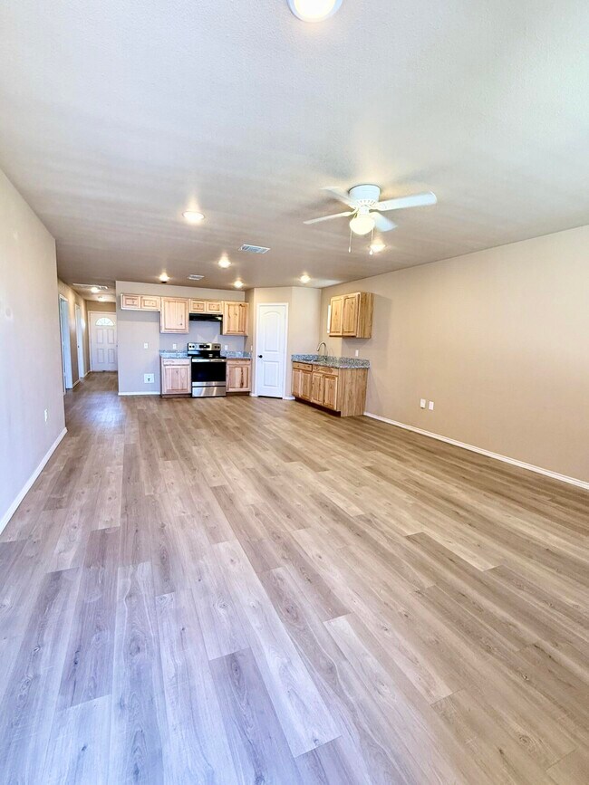 Foto del edificio - 3104 E Cornell St