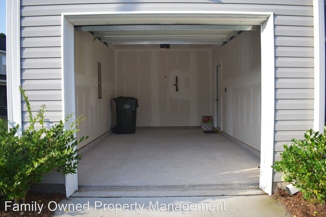 Building Photo - 3 br, 2.5 bath House - 540 Truman Drive