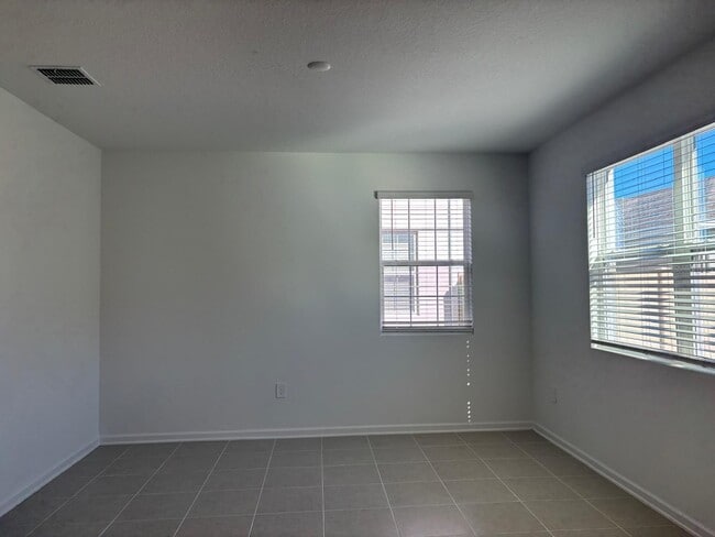 Foto del edificio - 1857 Fulfillment Dr