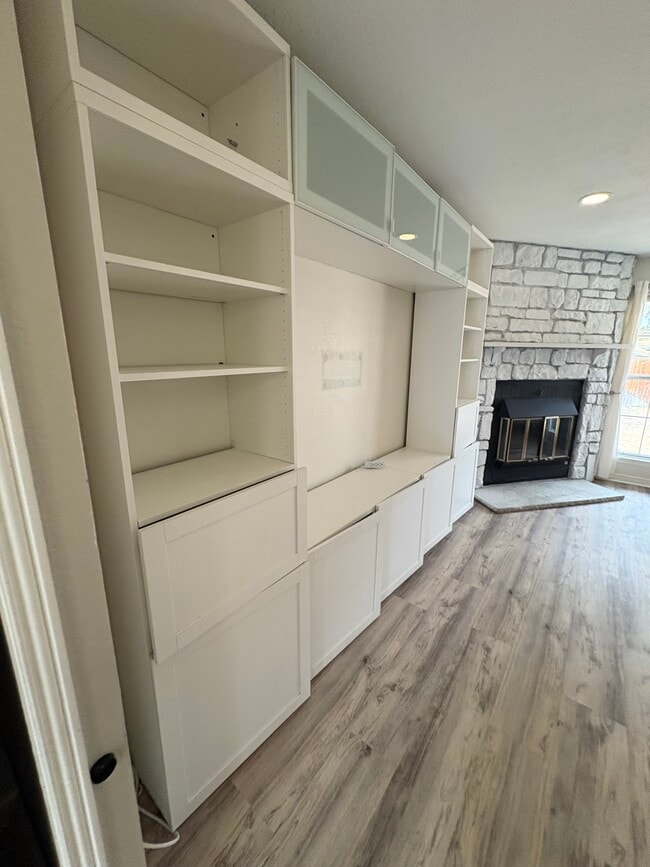 Building Photo - 19617 Rosewood Ct