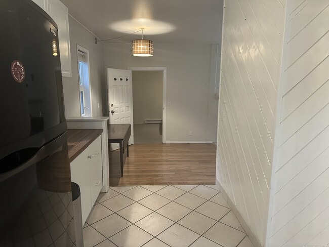 Building Photo - 9376 Emerald Dr