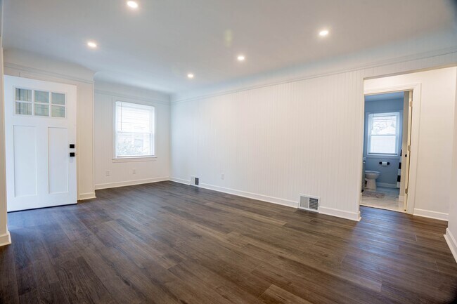 Foto del edificio - 361 Adams Ct