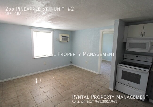 Building Photo - Charming 1/1 Bungalow-Style Duplex in Engl...
