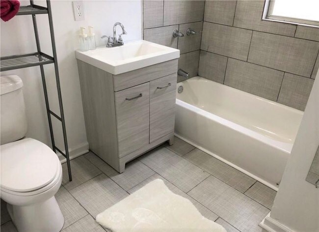Foto del edificio - 719 Cosler Dr