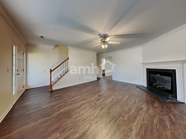 Foto del edificio - 521 Brummell Ln