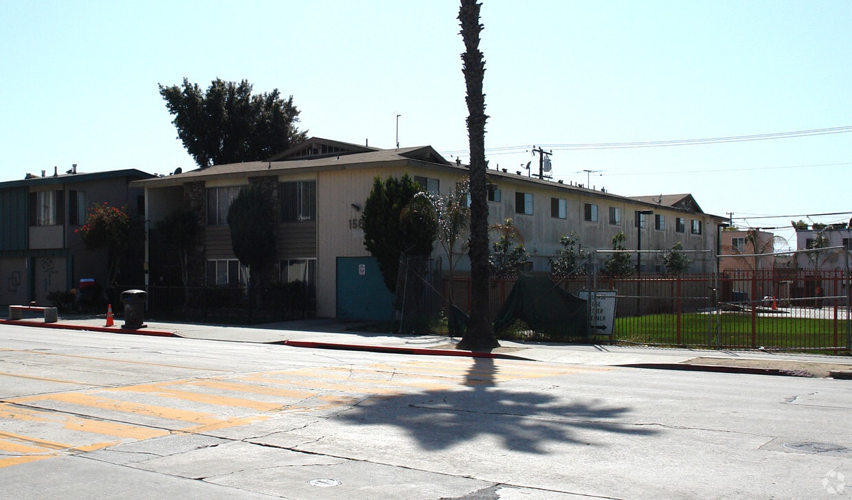Building Photo - 1585 Pacific Ave
