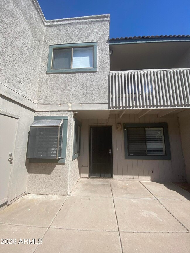 Building Photo - 2311 E Hartford Ave