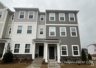 Building Photo - 401 Deercroft Dr