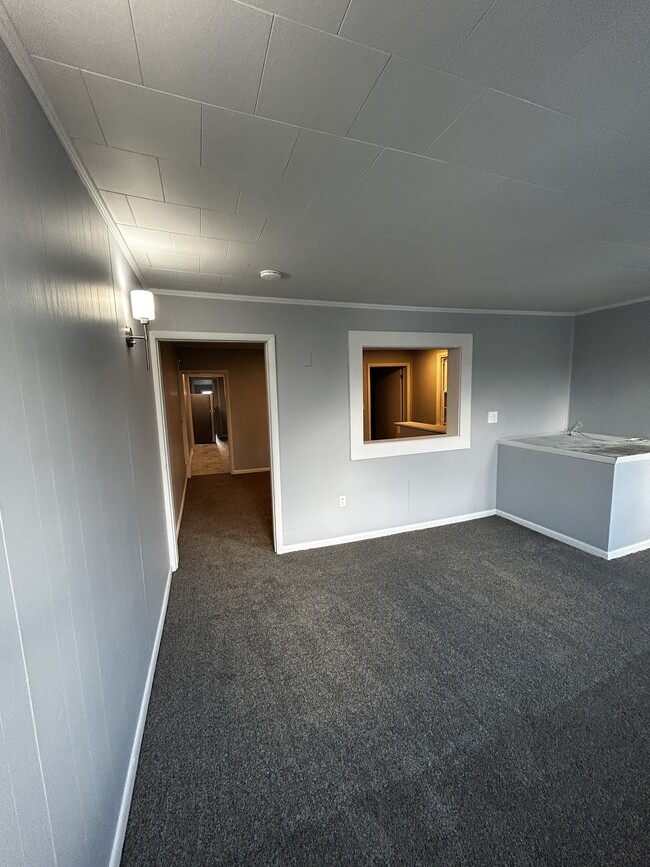 Living Room - 114 N Washington St